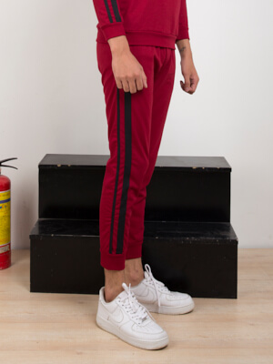 Jogger Thun J811 Màu Đỏ Đô