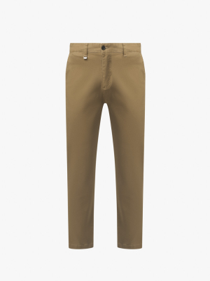 Quần Kaki Trơn Signature Gắn Tag Kim Loại Form Slimfit QK028 Màu Bò