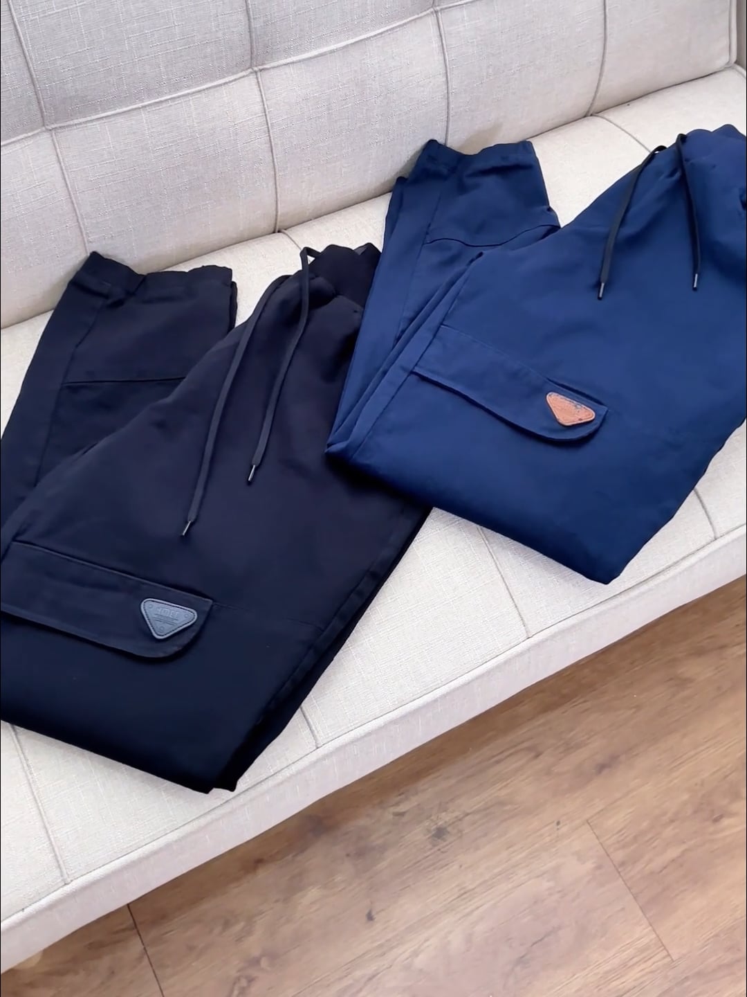 Quan Jogger Kaki Lung Thun Gan Tag Da Tam Giac Form Regular JO016 Mau Xanh Den
