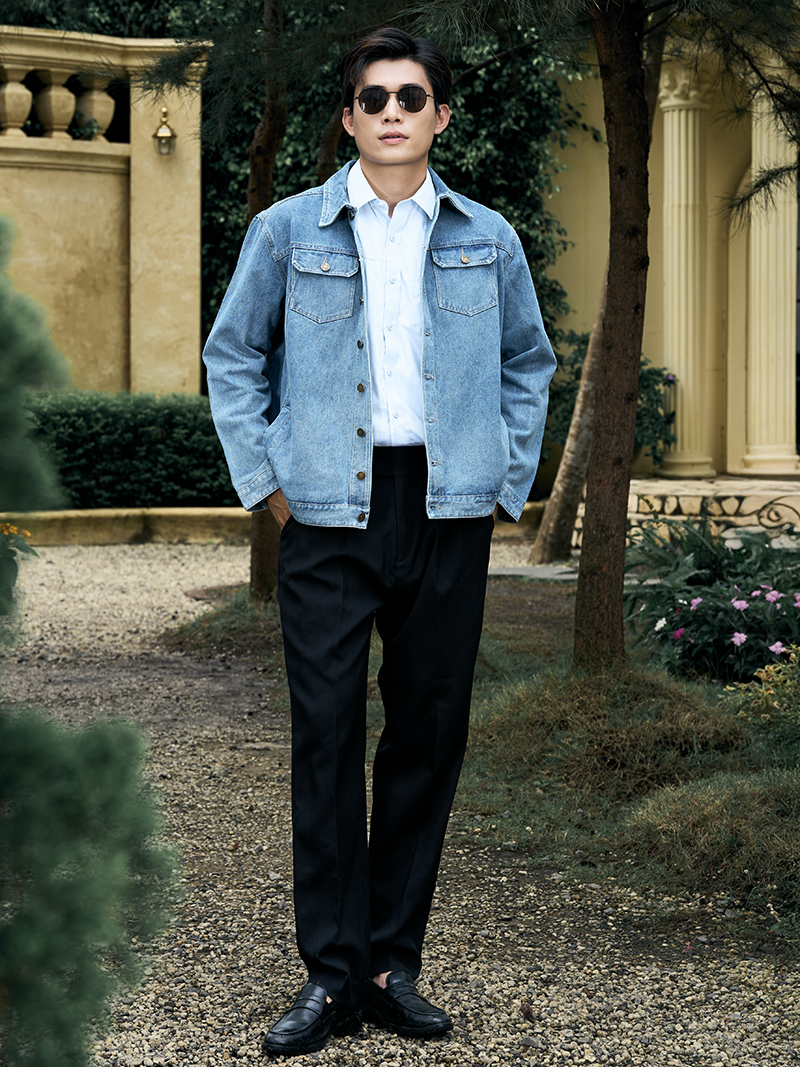 Áo Khoác Jean Trơn Túi Hộp 2 Bên Form Regular AK077 Màu Xanh Biển Đậm