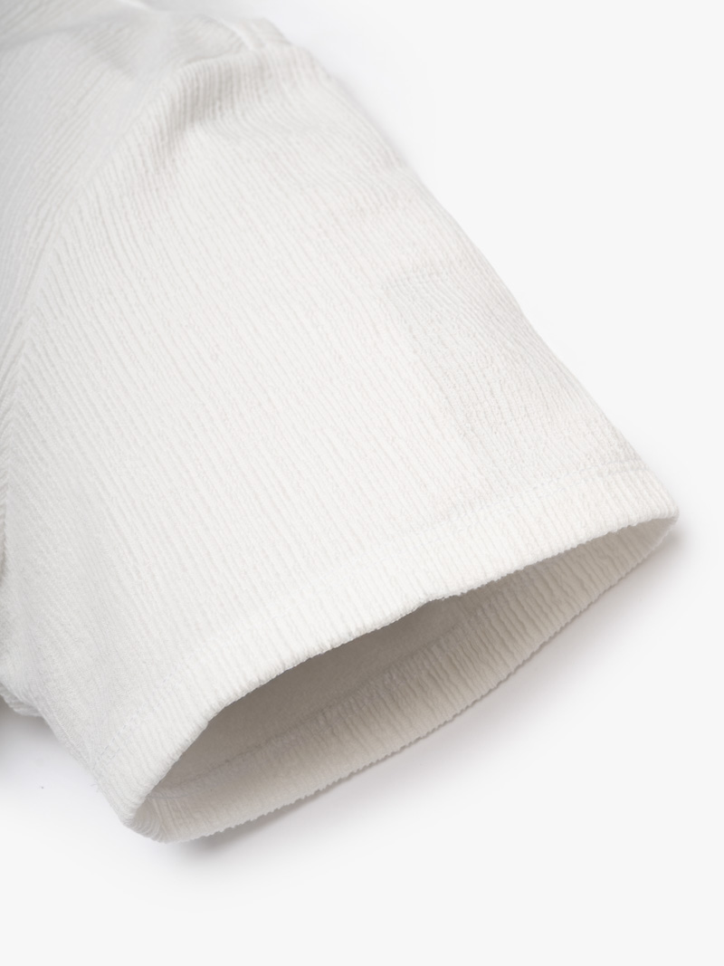 Áo Thun Dệt Kim Thêu Logo M Form Regular AT181 Màu Trắng