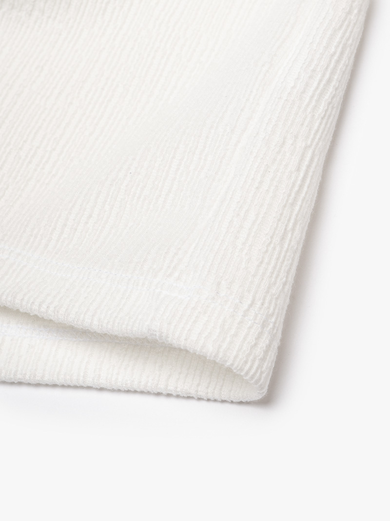 Áo Thun Dệt Kim Thêu Logo M Form Regular AT181 Màu Trắng