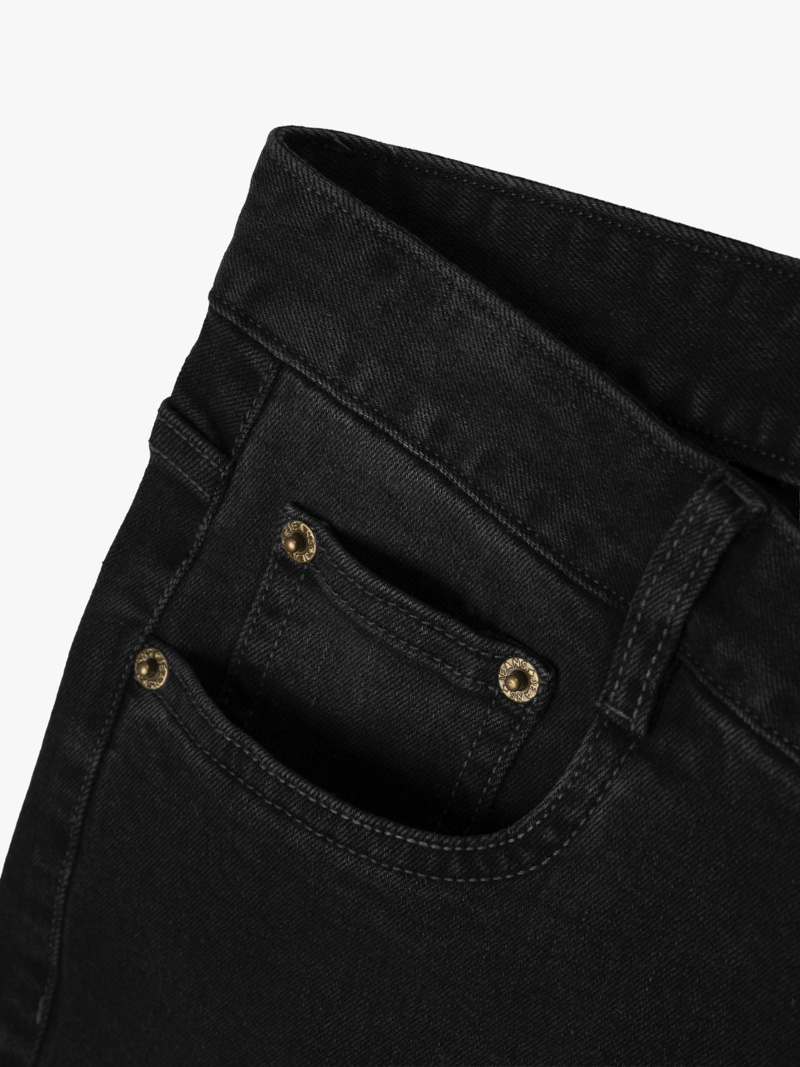 Quần Jean Diễu Túi Sau Form Slimfit QJ117 Màu Đen