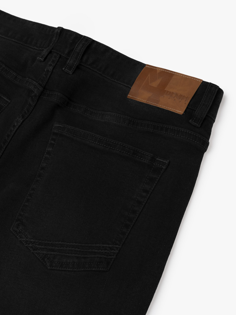 Quần Jean Diễu Túi Sau Form Slimfit QJ117 Màu Đen