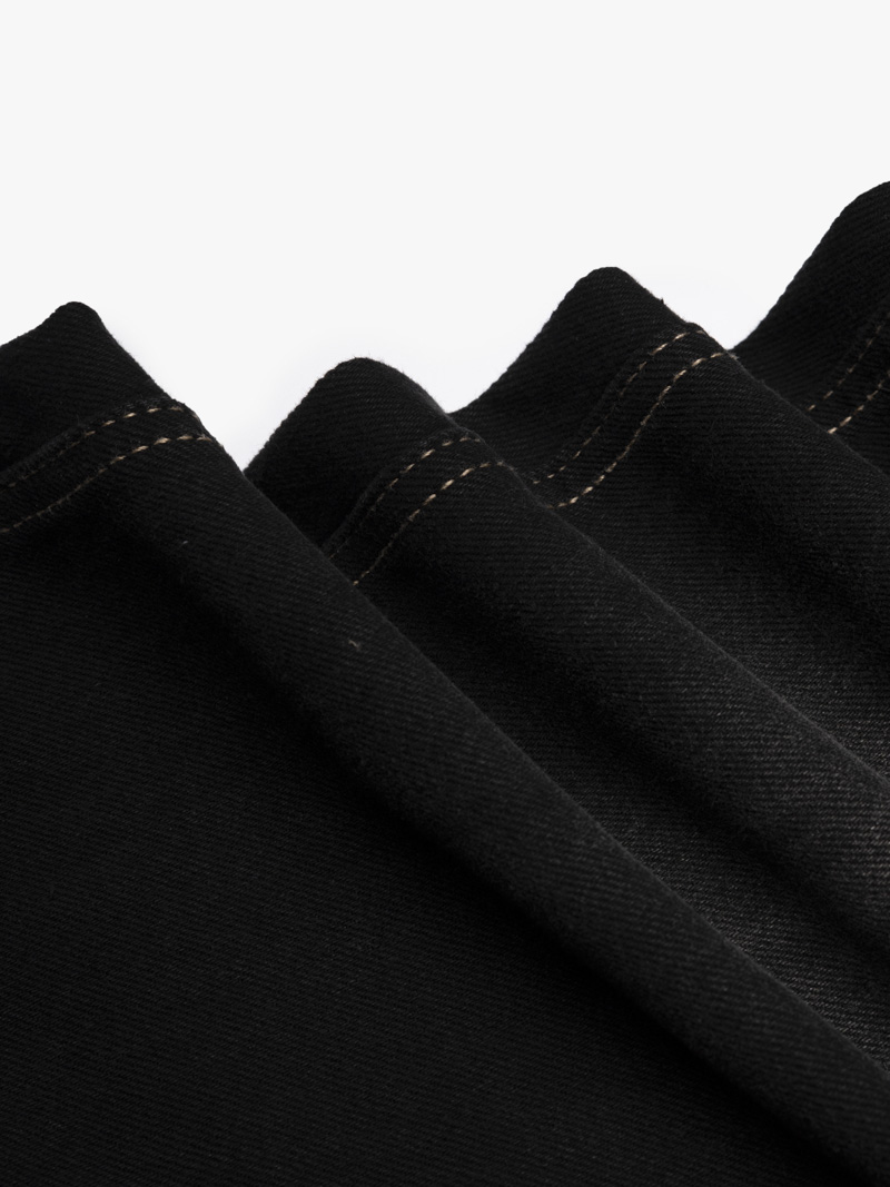 Quần Jean Rã Diễu Thêu Chữ Just Breath Form Straight QJ119 Màu Đen