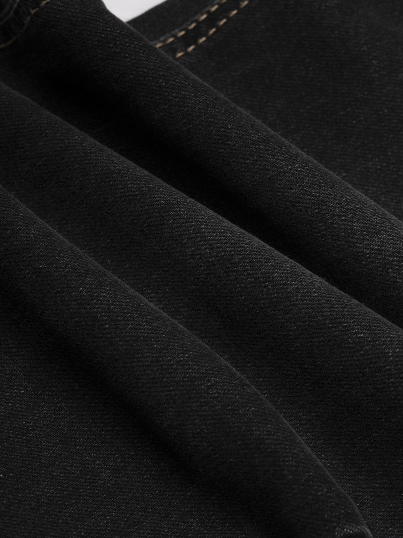 Quần Jean Rã Diễu Thêu Huy hiệu 4MEN Form Regular QJ120 Màu Xám