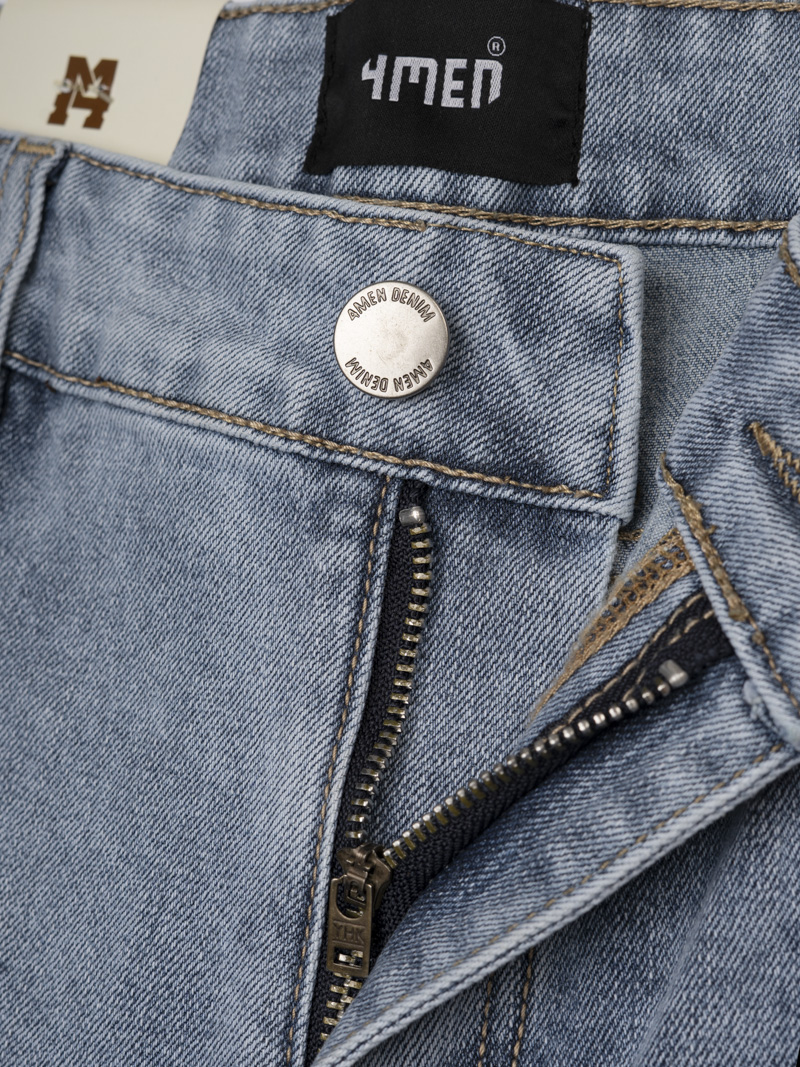 Quần Jean Rã Diễu Thêu Huy hiệu 4MEN Form Regular QJ120 Màu Xanh Biển Nhạt