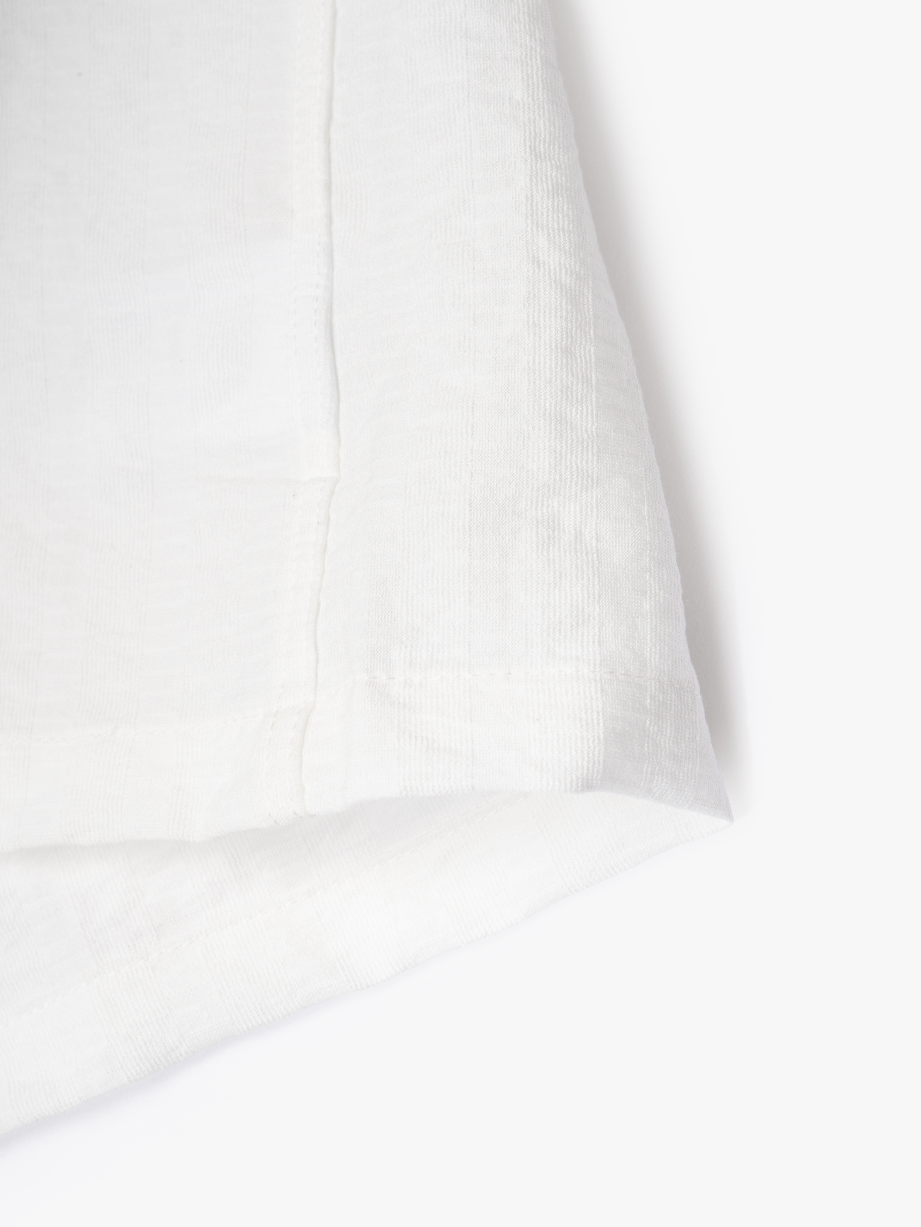 Áo Sơ Mi Cổ Cuban Thêu Đầu Ngựa Form Regular SM200 Màu Trắng