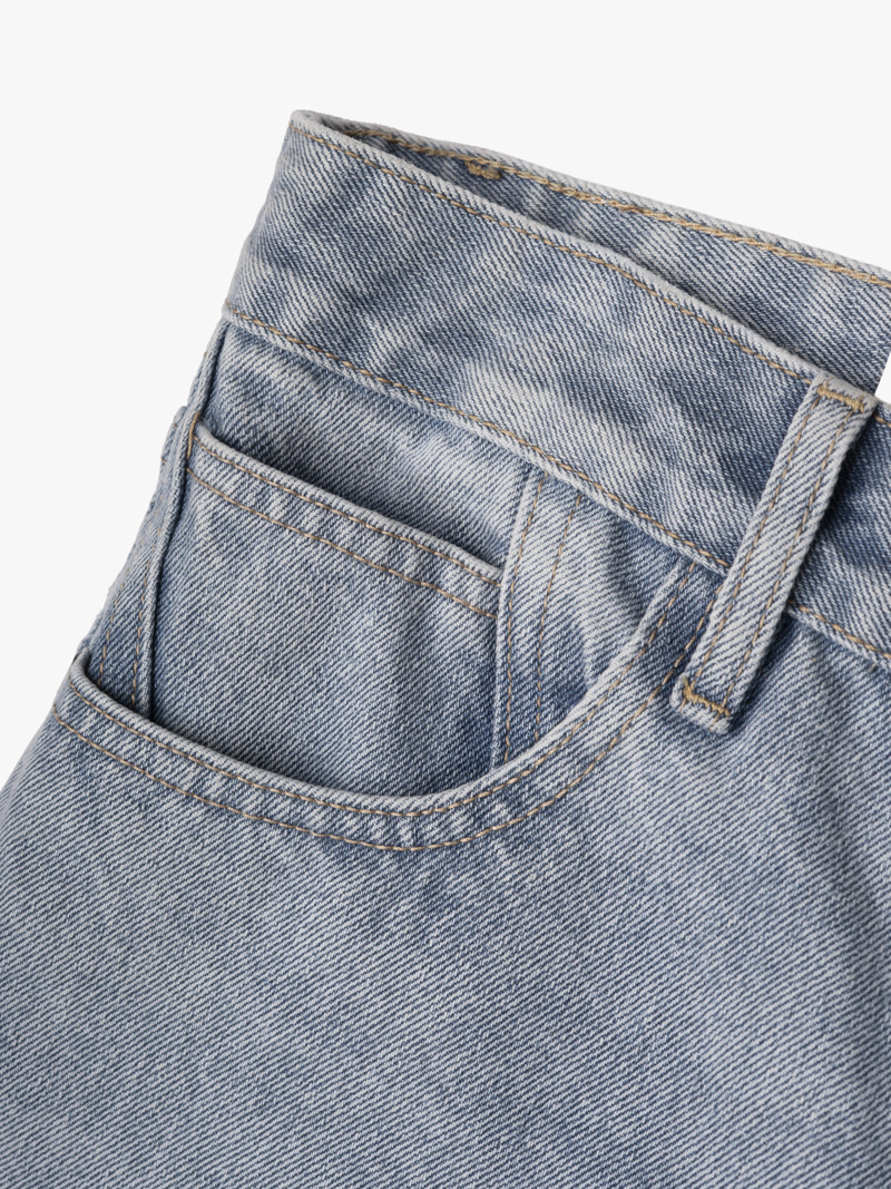 Quần Jean Thêu Hình Ngựa Túi Sau Form Straight QJ124