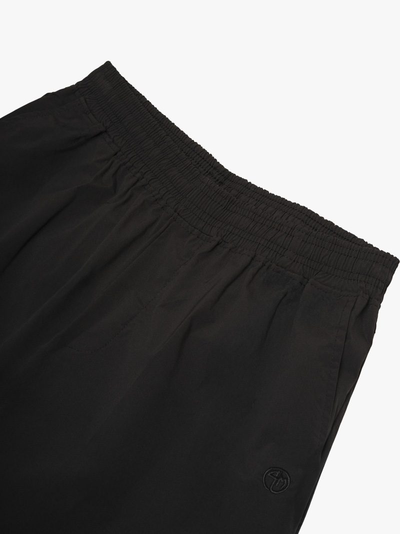 Quần Short Thể Thao 6inch Thêu logo 4m Form Relax QS082 Màu Đen