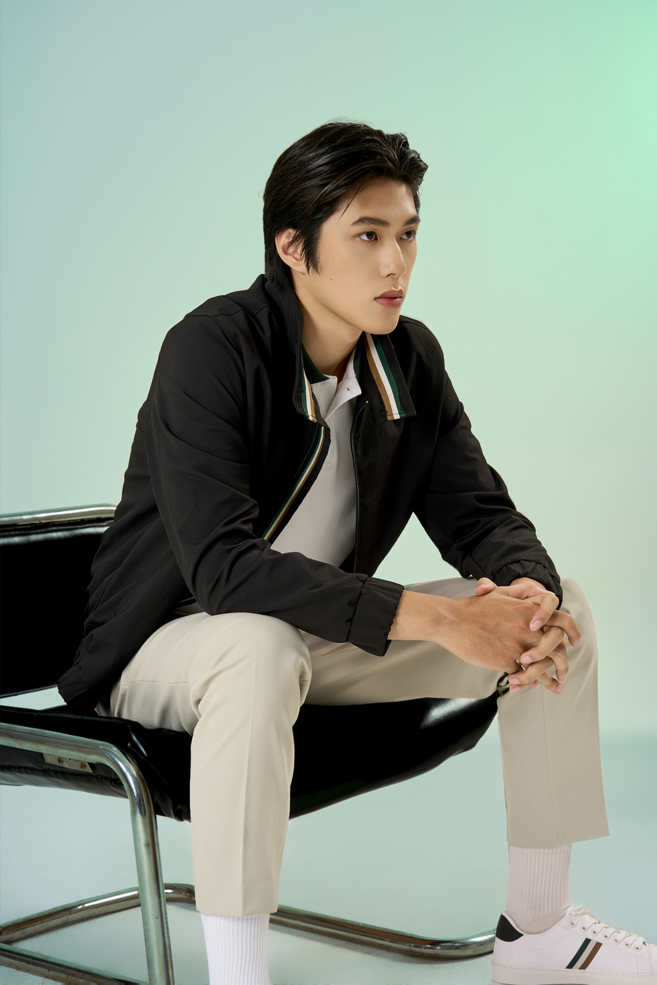 Áo Khoác Signature Stripe Form Regular AK080 Màu Đen
