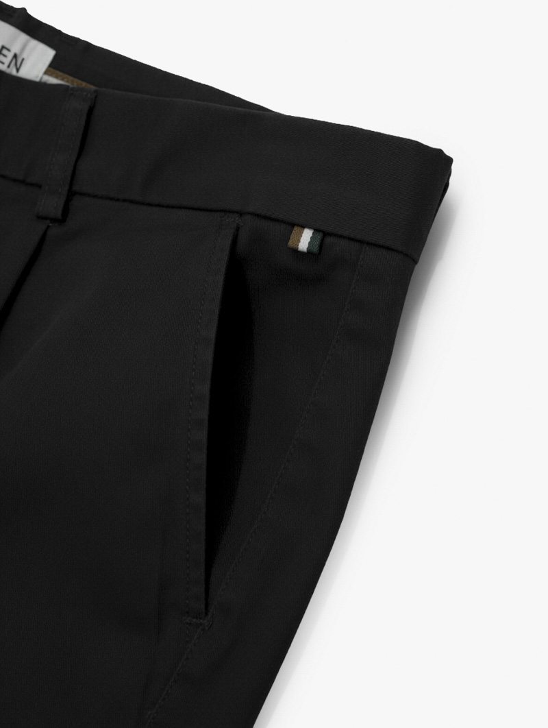 Quần Kaki Signature Stripe Trơn Form Regular QK036 Màu Đen