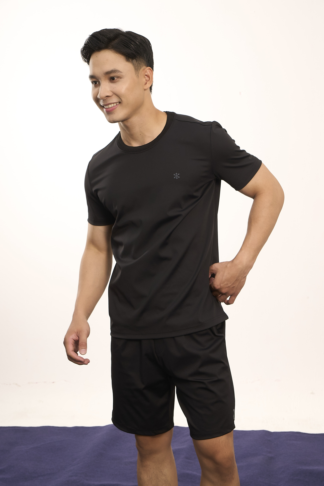 Quần Short Cool-X In Logo Form Straight QS084 Đen